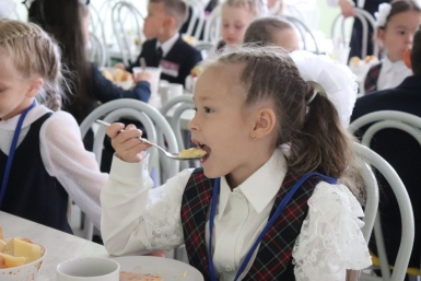 Школьная столовая Анастасия Москалёва, ИА ChitaMedia