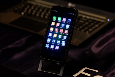 телефон, смартфон Евгений  Кулешов, ИА PrimaMedia.ru