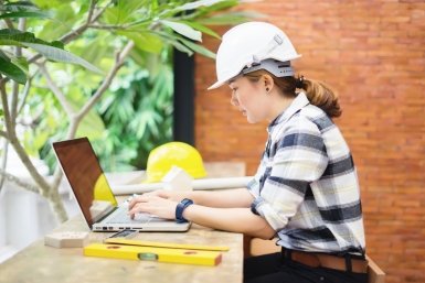 Если на работе долго не растет зарплата, стоит задуматься о смене компании pxhere.com