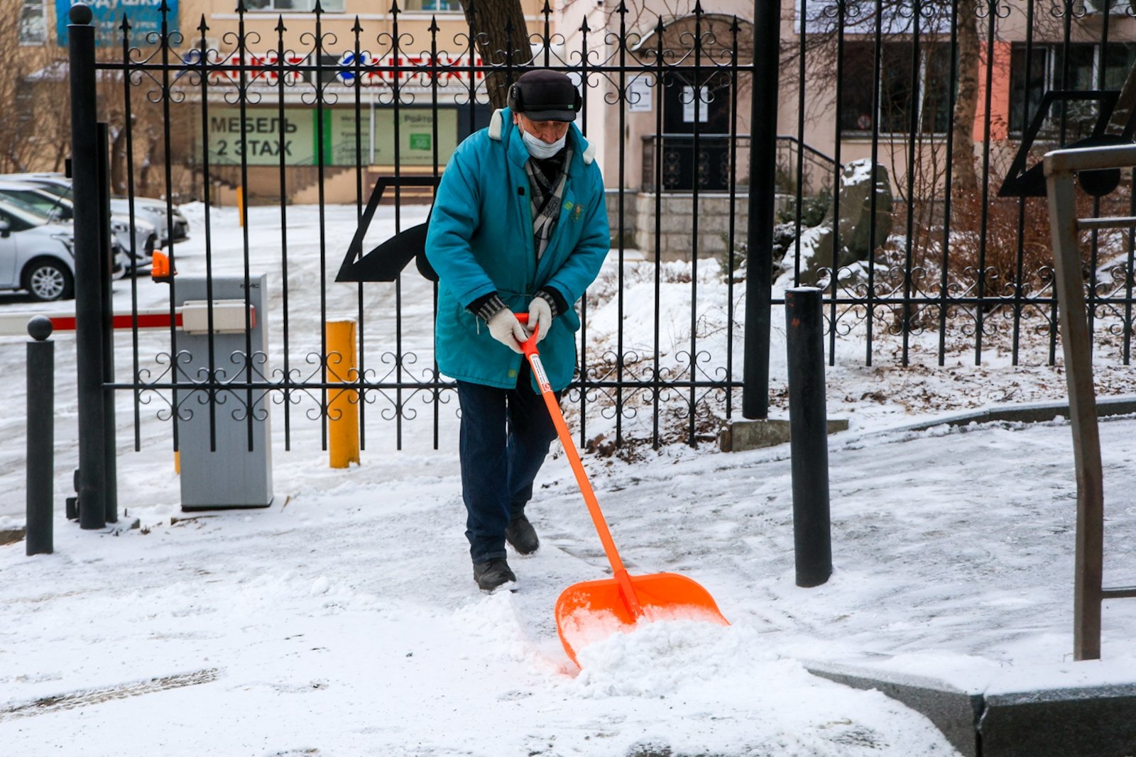 Гражданам предлагают скидку на услуги ЖКХ за уборку снега Евгений  Кулешов, ИА PrimaMedia.ru