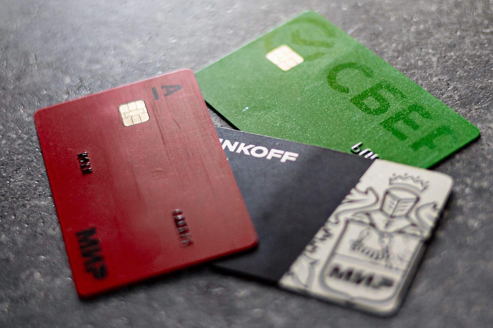 Почему нельзя выкладывать фото банковской карты даже с замазанными цифрами Илья Аверьянов, ИА PrimaMedia.ru