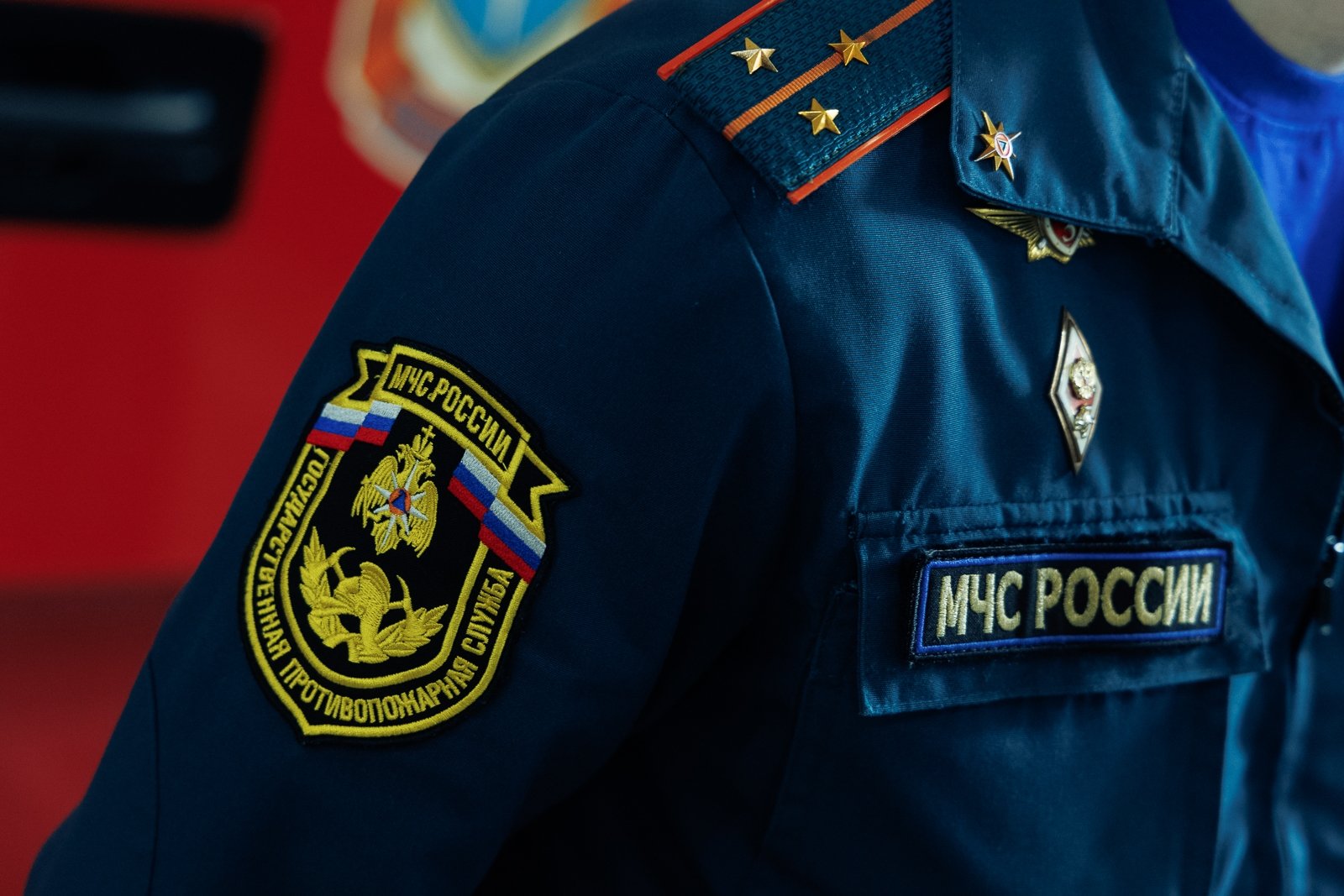 Снег и лед продавили крышу завода: при обрушении кровли погиб рабочий Евгений  Кулешов, ИА PrimaMedia